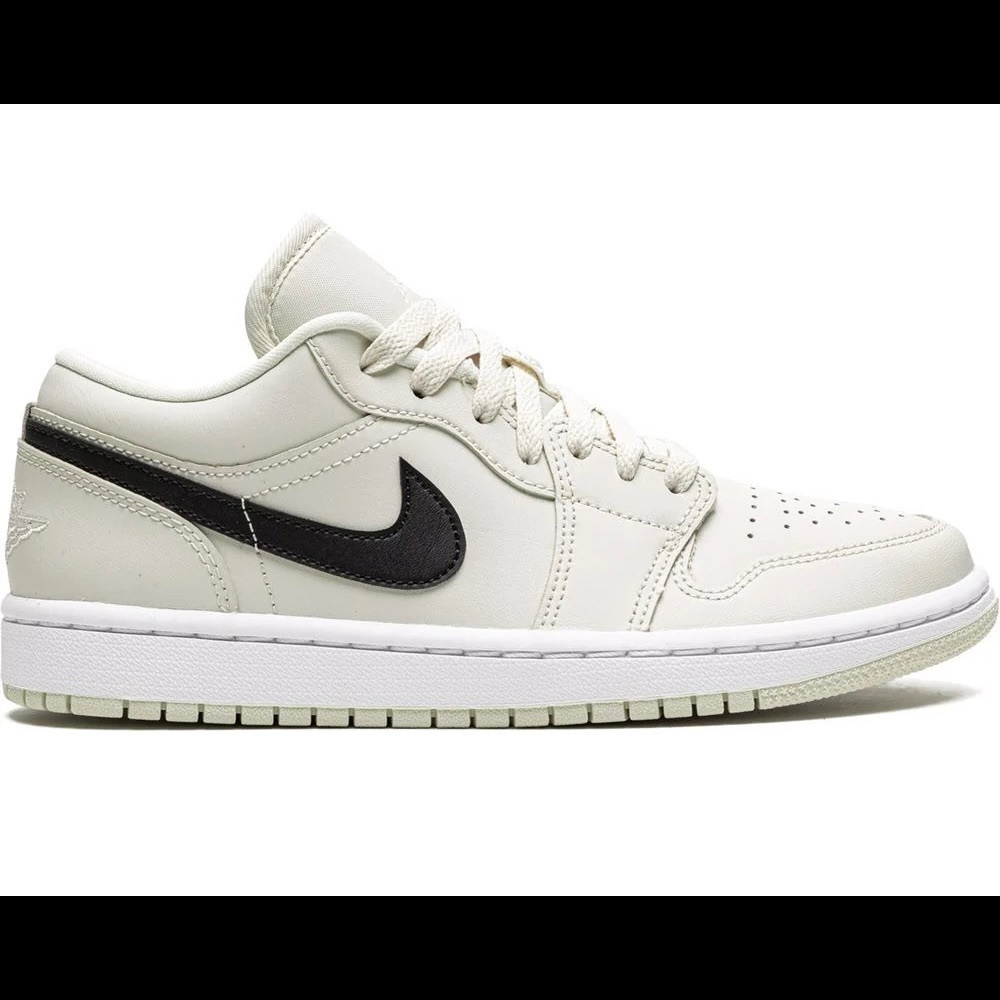 NWOT Nike Air Jordan 1 Low Sneakers